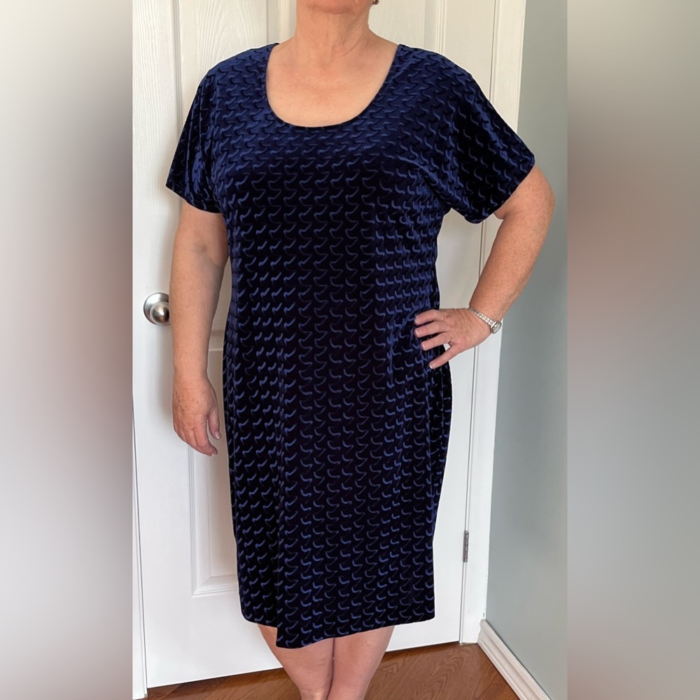 Stretch velvet plus size cocktail dress